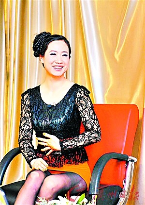 芙蓉姐姐穿着保守称不希望只被关注白花花的肉