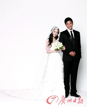陈建州与娇妻庆祝纸婚称自己将爱范玮琪一生一世