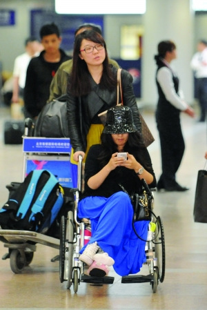 传释小龙备别墅迎娶何洁女方戴“定情戒”现身(图)
