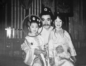 杨幂旧照曝光被指高中就整容整鼻子抽脂肪垫瘦脸