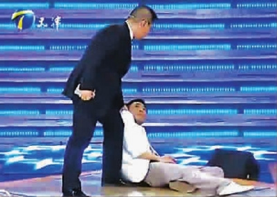 评《非你莫属》“晕倒”情节:到底是谁在演戏?