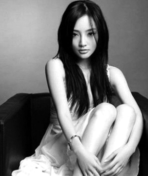 李小璐再与记者起争执网友反感:说好的退出呢?