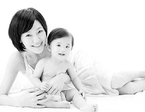 小s自叹当妈不易两女儿联手嘲笑妈妈太幼稚(图)