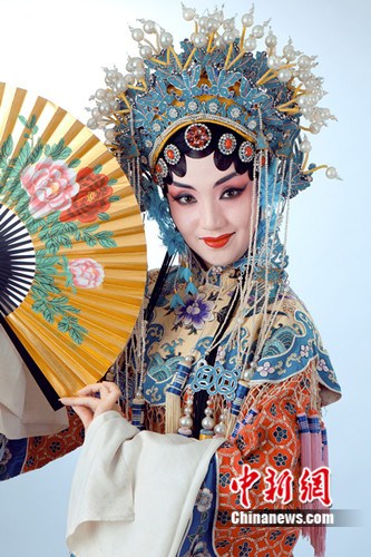 白族歌唱家林林音乐会将举行指挥家刘凤德助阵