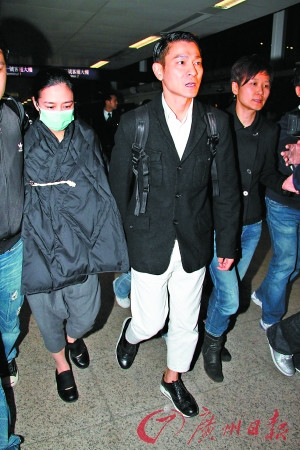 刘德华送姜醋庆“小龙女”满月不摆酒谢绝应酬(图)
