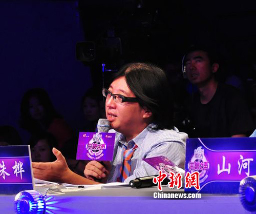 “天籁之声”评委爱撒娇听选手唱自己歌称被
