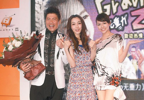 范玮琪曝大S未怀孕被催生子获赠“好运棉”(图)