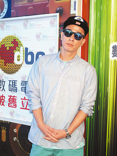 郑伊健被证实有意娶蒙嘉慧陈小春或当伴郎(图)