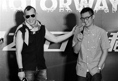 ���������������ɳ�Ϸ������:쭳�׷Ů�������