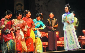刘晓庆扮绝世美妓狂抛媚眼搔首弄姿驾轻就熟(图)