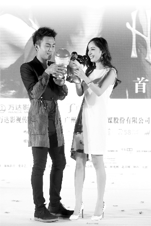 刘恺威拒向杨幂求婚:宝贵时刻要留在更宝贵的时候