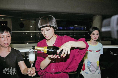 容祖儿有新欢未弃何韵诗难忘5年情不丢情侣手链2