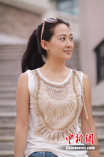 秦子越清新复古美搭最炫民族风引领时尚潮流(图)