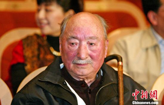 圈内人沉痛缅怀陈强离世病重时陈佩斯陪护尽孝心
