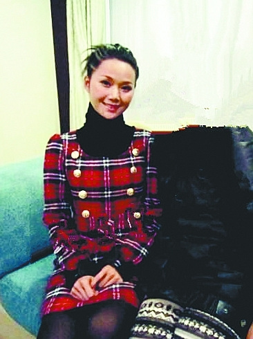 宋祖英妹妹素颜照曝光长相清秀与姐姐很神似(图)