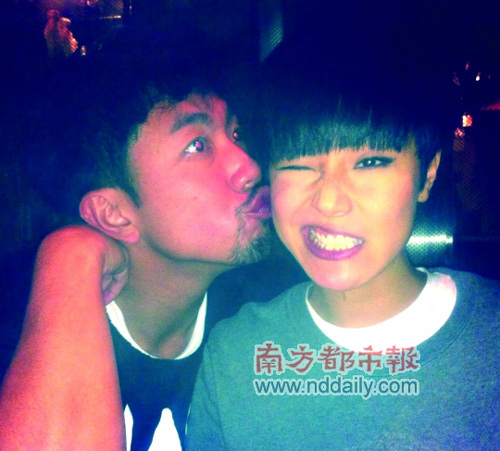 刘浩龙被杨受成指责“愚蠢”亲何韵诗脸照曝光(图)