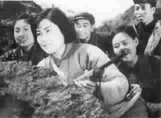 亲朋好友深情缅怀张瑞芳:走时安详牵挂电影未来