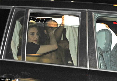 麦当娜个唱后与男友同车离开赛巴特裸上半身（图）