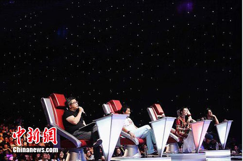 小柯点评美女选手惹高晓松笑喷曹颖“躺着中枪”