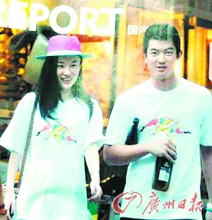 霍思燕疑姐弟恋经纪人:从不会利用感情炒作(图)