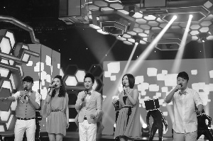 何炅洒泪回忆《大本营》15年:李湘曾约跳槽(图)