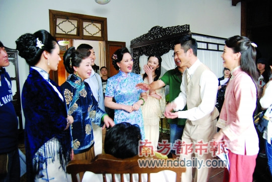郑嘉颖否认“拍部戏片酬可买别墅”:我一栋都没有