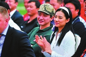 传刘璇已结婚赞男友:他善良、单纯,很有才华