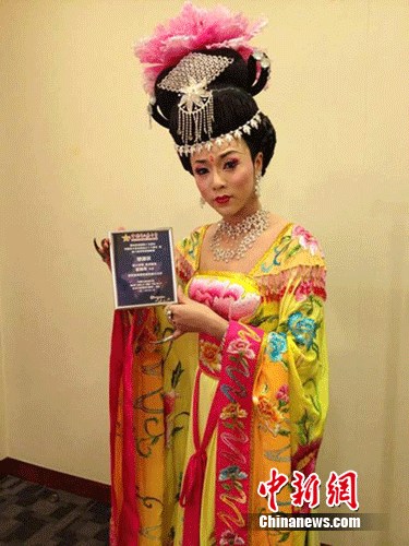反串艺人欧阳青受邀港台慈善演出促进文化交流