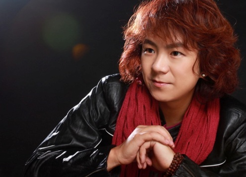 云丹久美献唱央视开心歌迷会大跳藏族舞蹈图