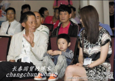 王志文可爱四岁儿子曝光与名模妻子08年结婚(图)
