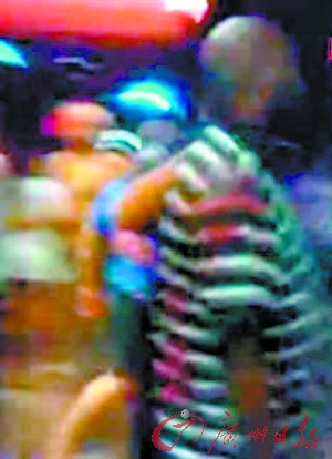 《蝙蝠侠3》美国首映发生枪击案至少12人死亡