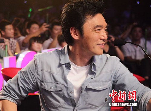 钟镇涛力挺“老乡”邹旻诺台上当评委台下变粉丝