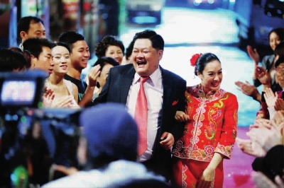 钟丽缇新片演单身妈妈扮丑女长龅牙穿衣土气(图)