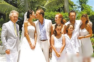 女主播Linda嫁法国“富三代”婚前与婆婆秀比基尼