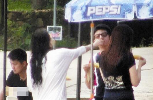 ����������������������֤��ι��������һЦ��ͼ��