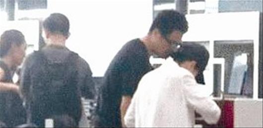 ����Ӣ���Ϲ�����������з�������Ů���Ҷ���