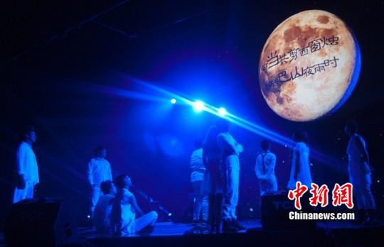 完美声音8进7主打温情牌“音乐家书”现场拆封