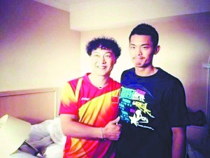 陈奕迅与林丹合影被错认是女人网友:恭喜林妈妈