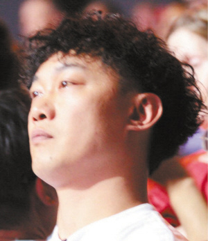 林丹夺冠陈奕迅动情落泪网友将两人合影搞笑贴出