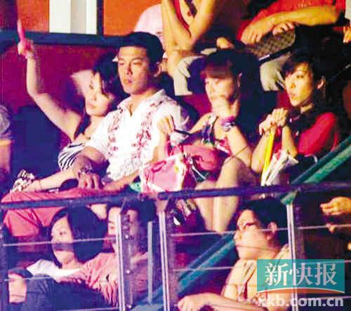 贾静雯富豪前夫与女模包厢偷欢嘴硬称偶遇(图)
