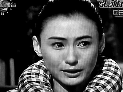 张柏芝婚变后落魄:拍电影票房亏损老父沦落租屋