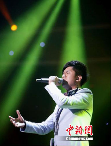 “情歌王子”逆袭成功高凌风赞樊博贬费玉清(图)