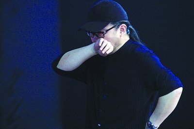 “好声音考核”首集意外频发刘欢难舍李代沫落泪