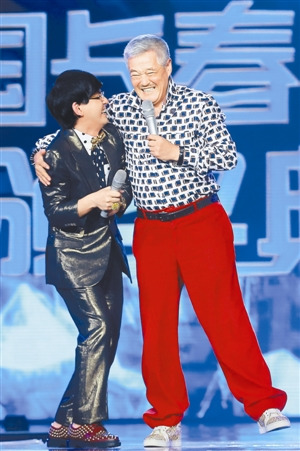 赵本山调侃长春电影节天气冷:我穿个冬裤来了(图)
