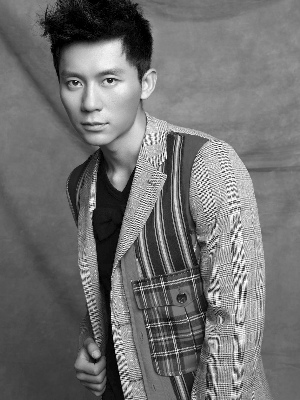 李晨自曝因恋情遭疑流泪不后悔公开与张馨予恋情