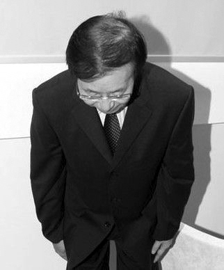 港姐竞选被投诉欺骗观众TVB高层亲自鞠躬道歉