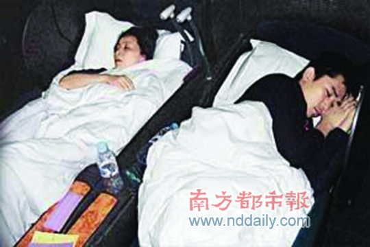 刘嘉玲曝梁朝伟常制造惊喜不急造人拒人工受孕