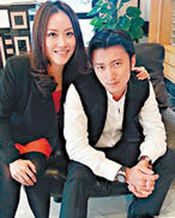 谢霆锋32岁生日旧照曝光与师妹合影亲密搭肩(图)