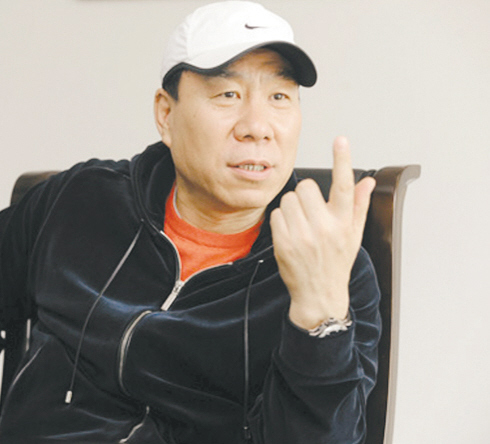 张伟平向张艺谋下“通牒”周冬雨等12艺人被警告