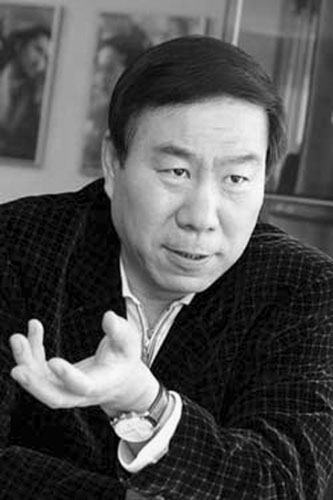 张伟平斥张艺谋工作室违法:经纪人无证误人子弟